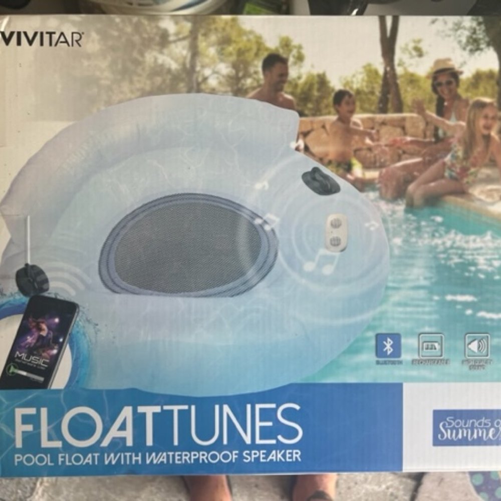Vivitar Floattunes Pool Float with Waterproof Speaker BRAND NEW